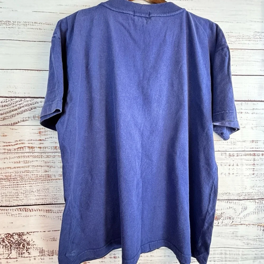 Vintage T-Shirt Oleg Cassini XL Blue 100% Cotton Embroidered Beach Scene